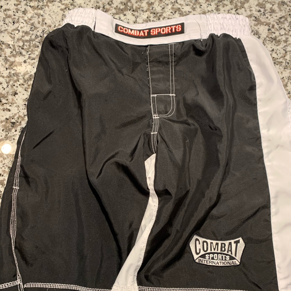 Men’s Combat Sports MMA Shorts Size 34